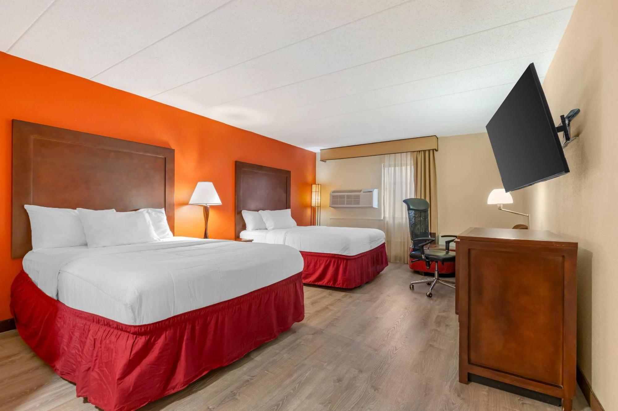 Two Queen Size Beds Nonsmoking,1739416108:JPEG